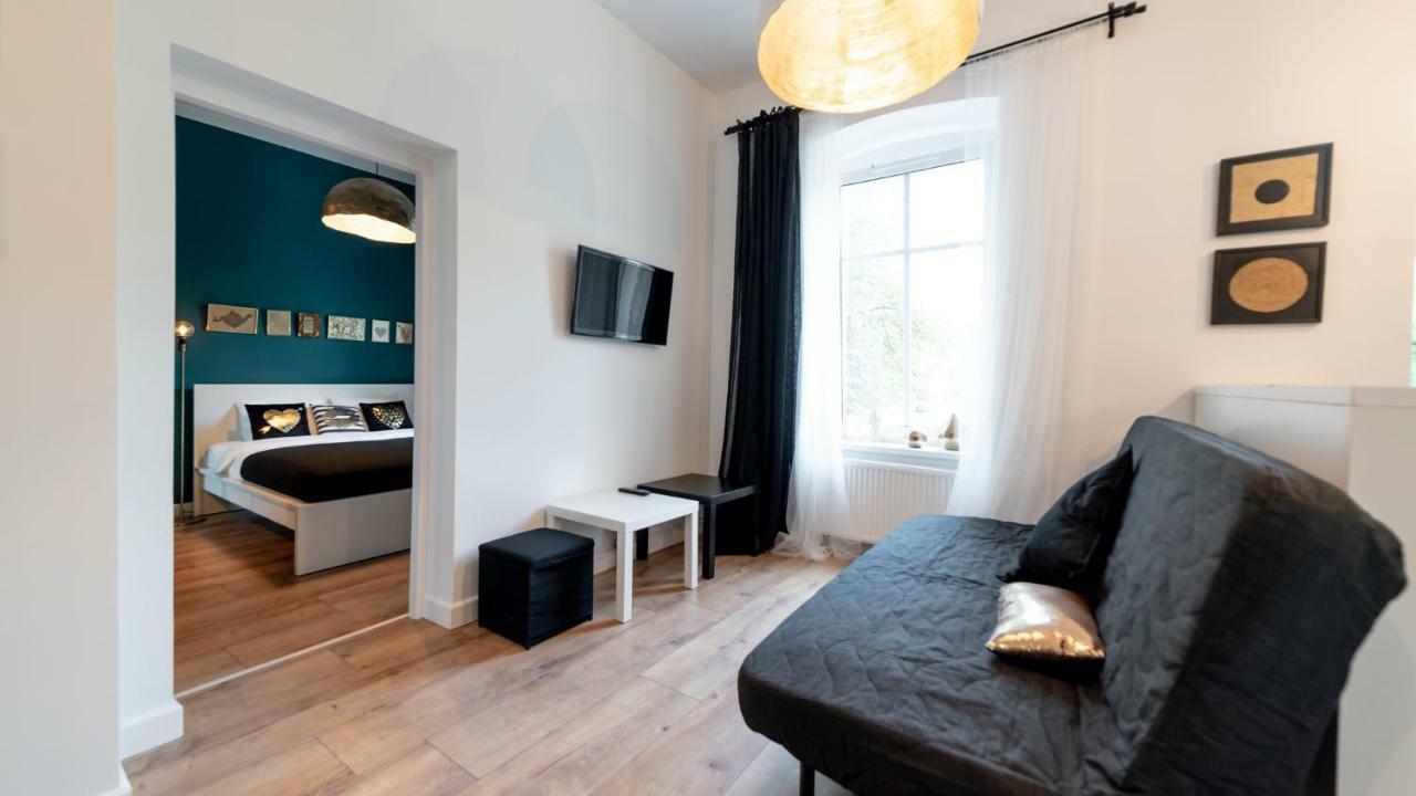 Apartament By The Way Apartment Wroclaw Exterior photo